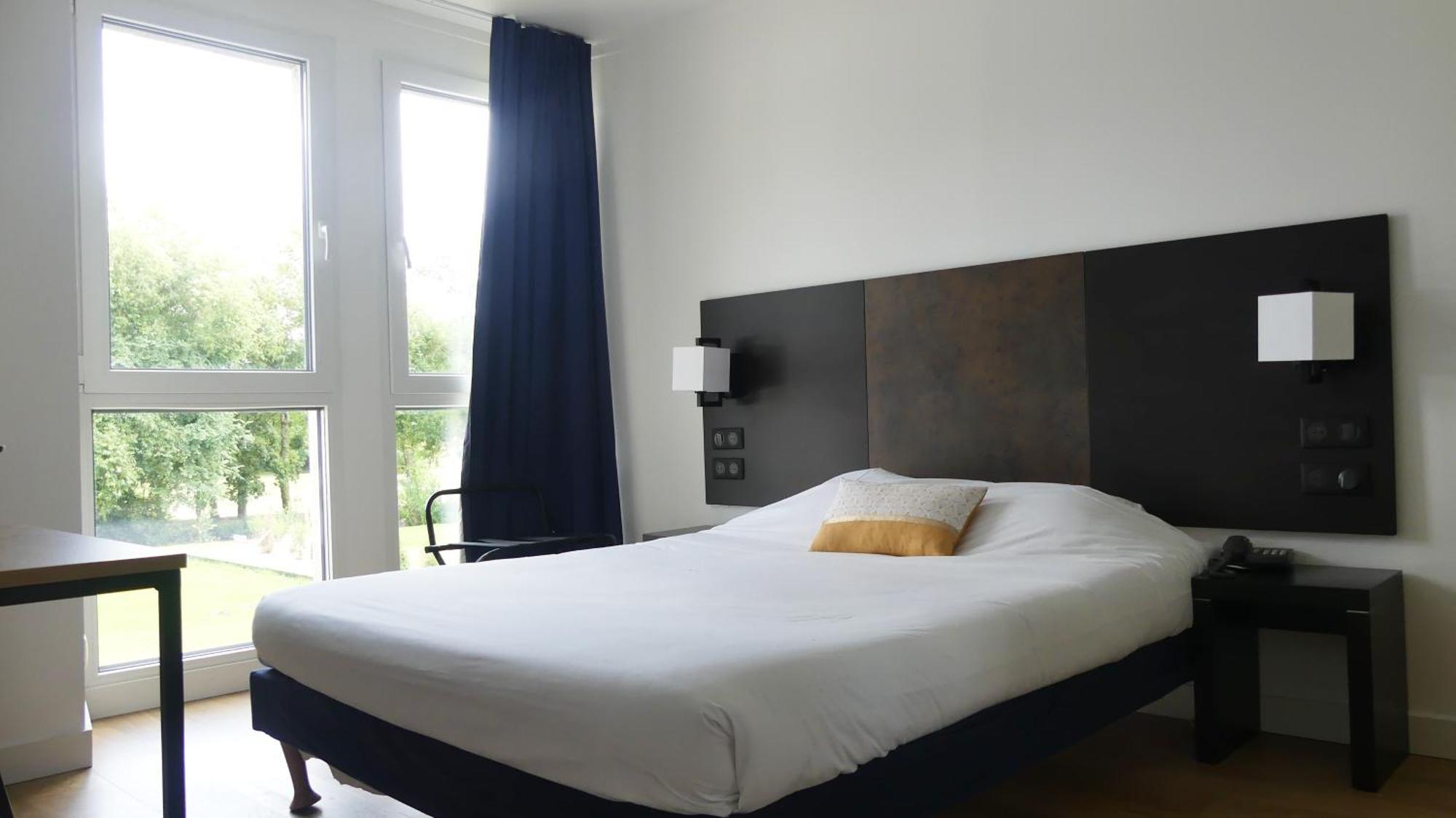 Hotel Abbaye Du Golf De Lesigny Kültér fotó